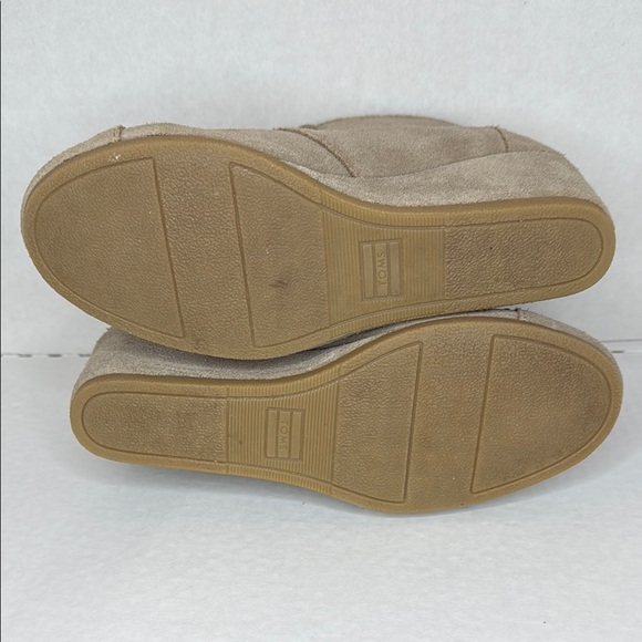 TOMS Women's Tan Suede Wedge Ankle Boots - Picture 6 of 6